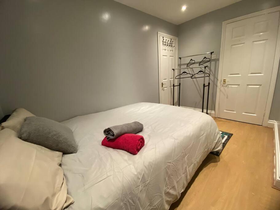 Spacious 2 Bedroom Flat Londres Exterior foto