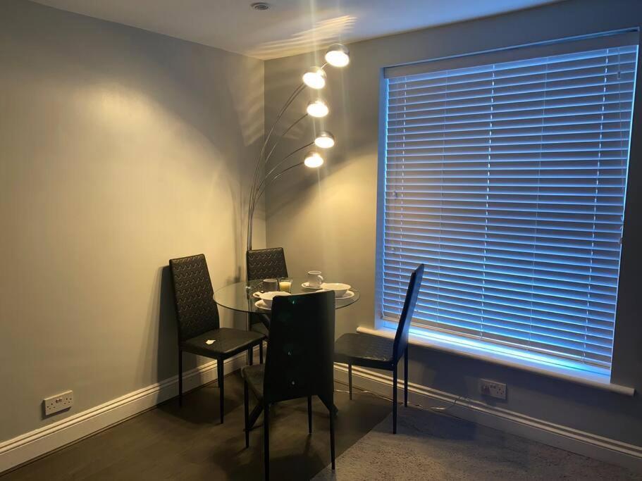 Spacious 2 Bedroom Flat Londres Exterior foto
