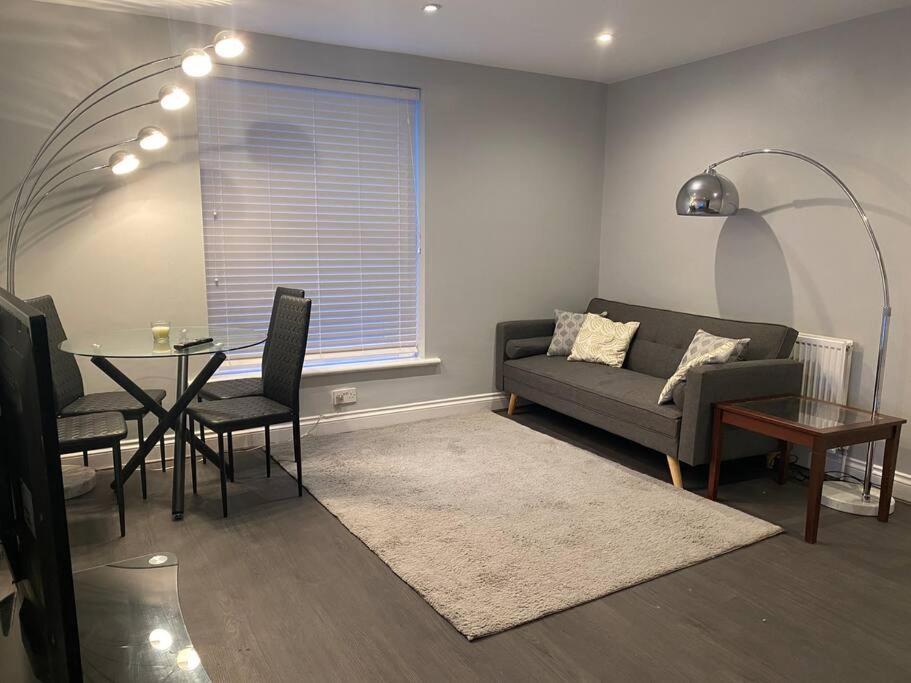 Spacious 2 Bedroom Flat Londres Exterior foto